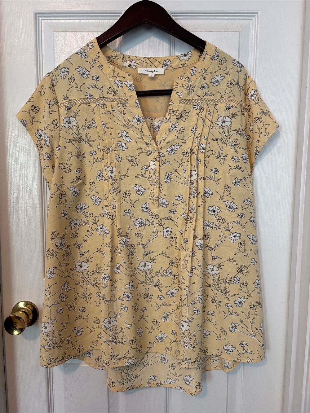 Beautiful Yellow Floral Blouse. Perfect for Spring